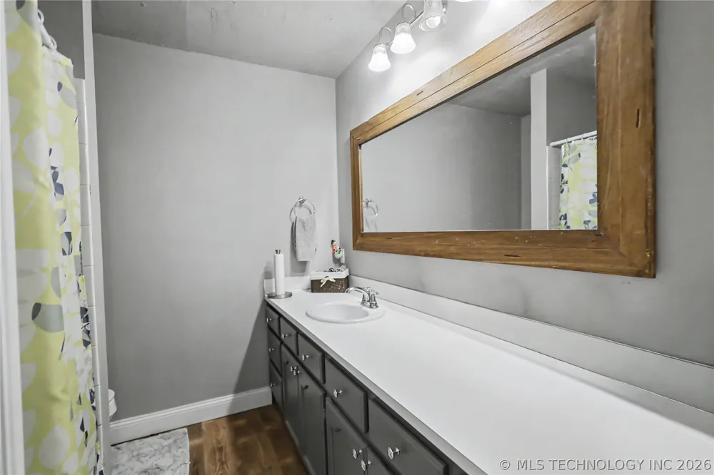 25031 S 490 ROAD Tahlequah, OK 74464