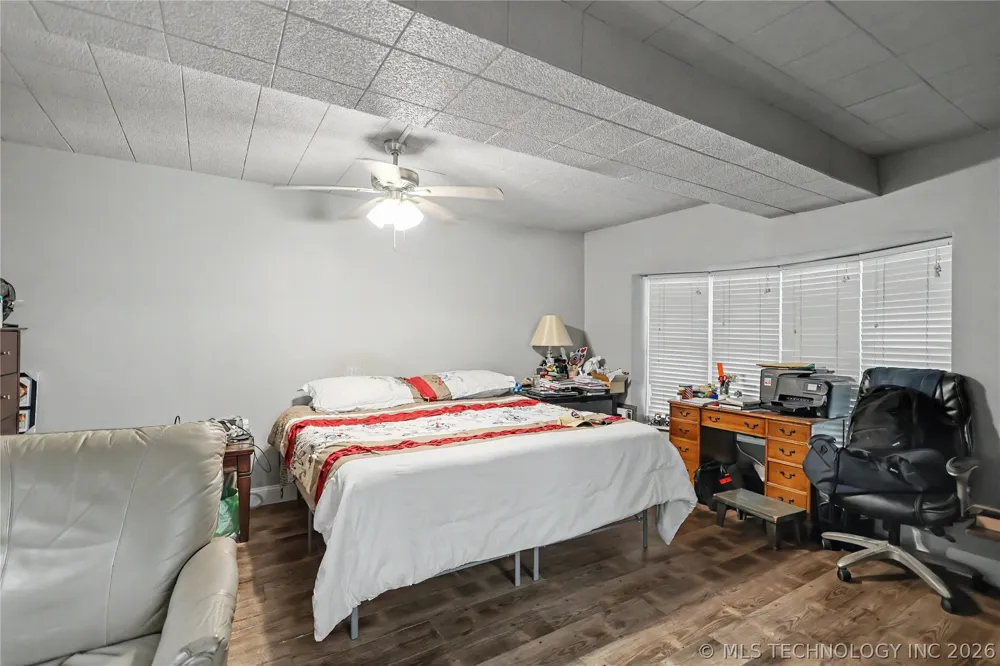25031 S 490 ROAD Tahlequah, OK 74464