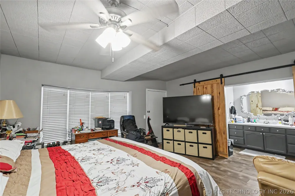 25031 S 490 ROAD Tahlequah, OK 74464