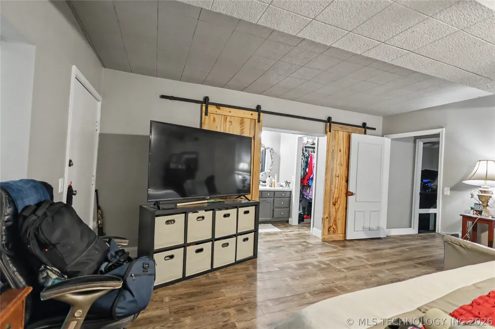 25031 S 490 ROAD Tahlequah, OK 74464