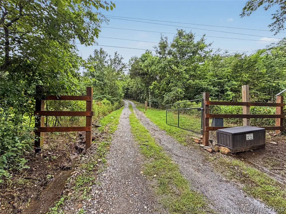25031 S 490 ROAD Tahlequah, OK 74464