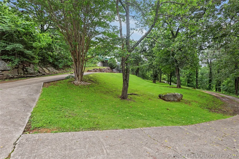 25031 S 490 ROAD Tahlequah, OK 74464