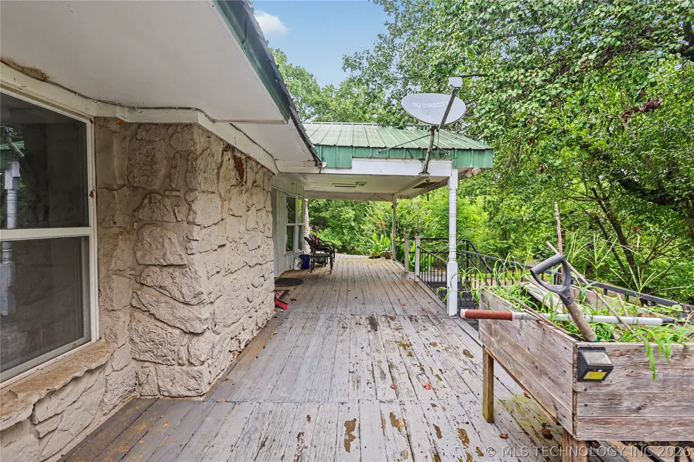 25031 S 490 ROAD Tahlequah, OK 74464