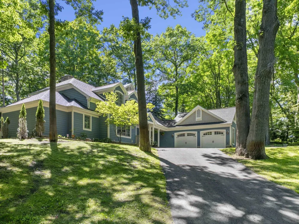 10268 E Twin Oaks Drive Elmwood Charter Township, MI 49684