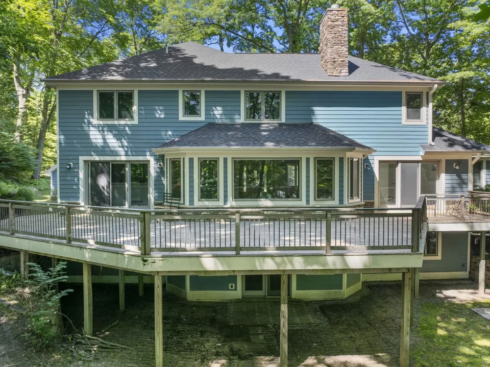 10268 E Twin Oaks Drive Elmwood Charter Township, MI 49684