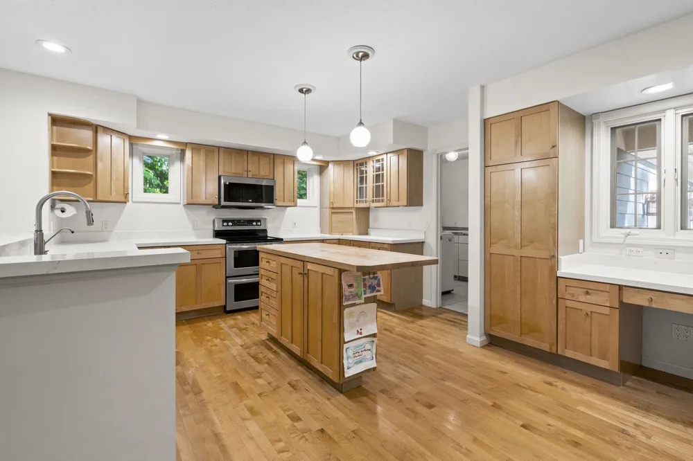 10268 E Twin Oaks Drive Elmwood Charter Township, MI 49684