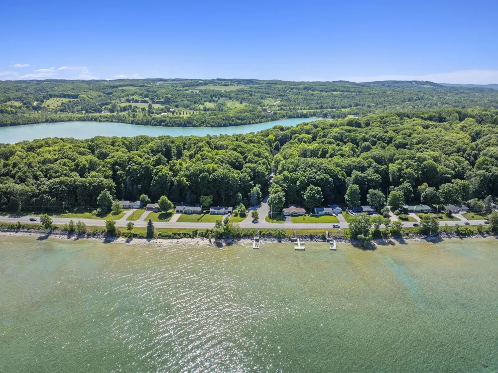 10268 E Twin Oaks Drive Elmwood Charter Township, MI 49684