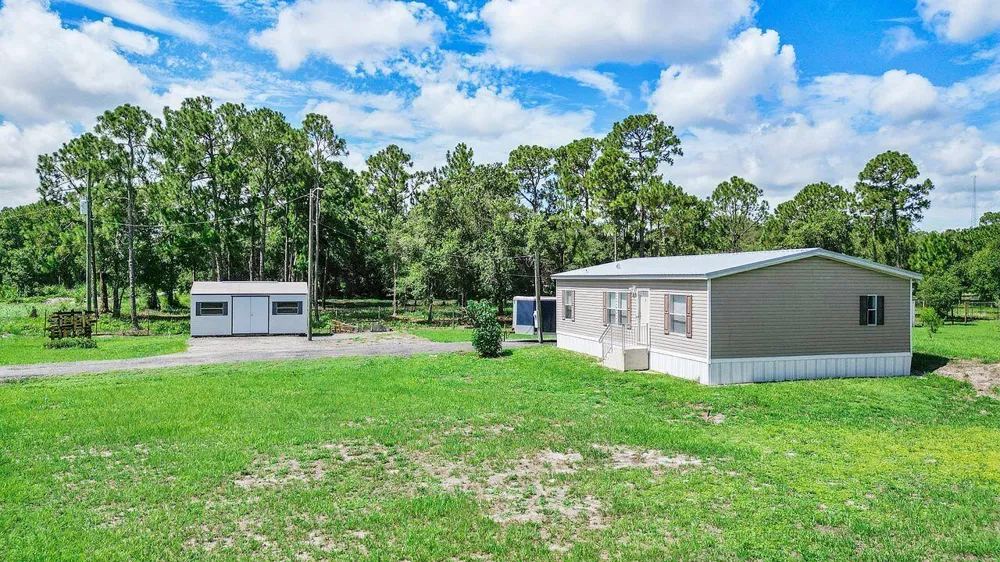 220 Sendero Street Clewiston, FL 33440