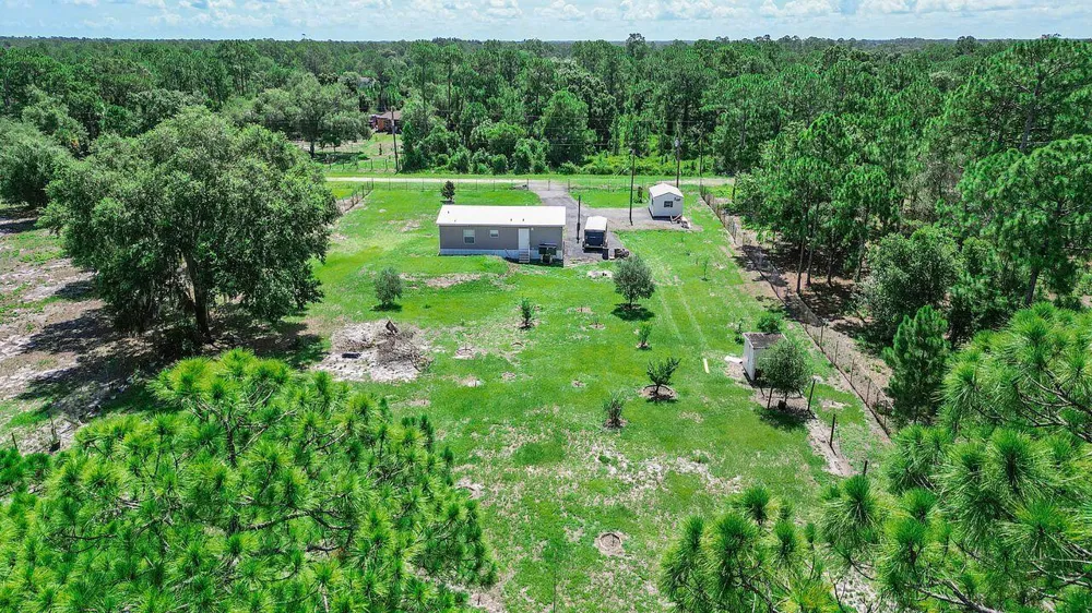 220 Sendero Street Clewiston, FL 33440