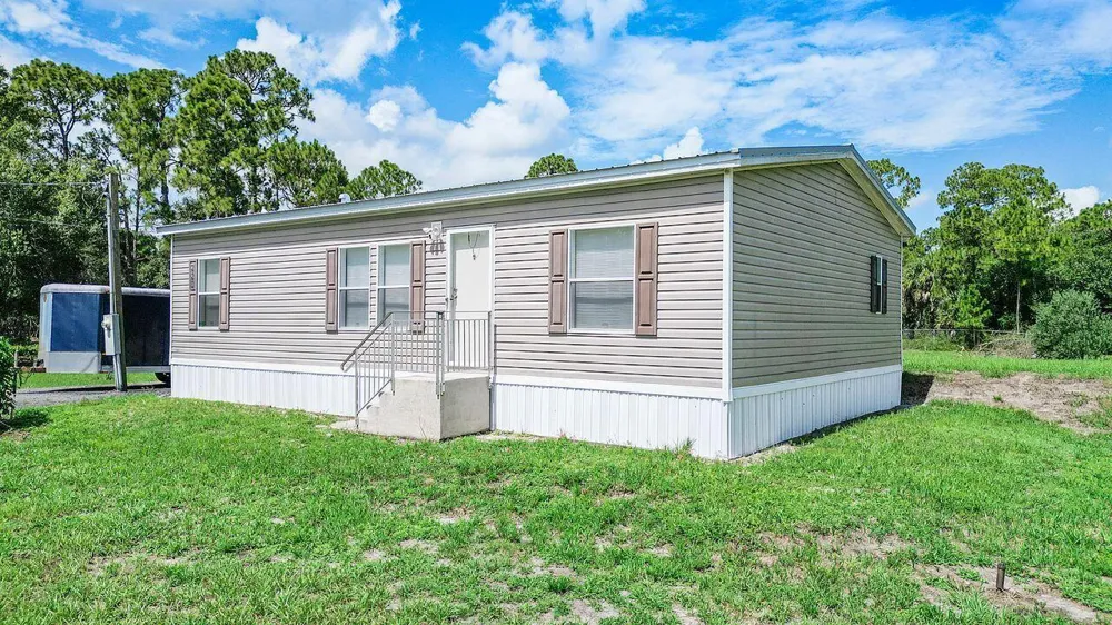 220 Sendero Street Clewiston, FL 33440