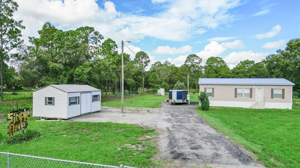 220 Sendero Street Clewiston, FL 33440