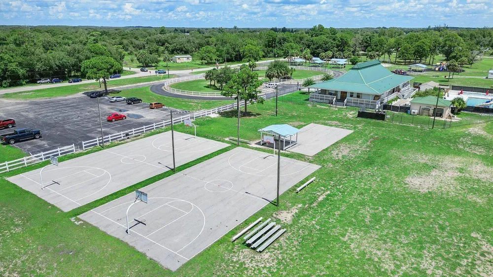 220 Sendero Street Clewiston, FL 33440