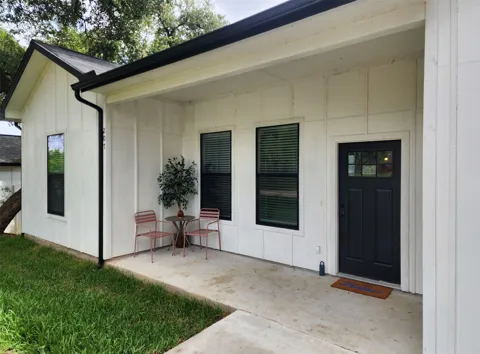 207 Laurel Lane