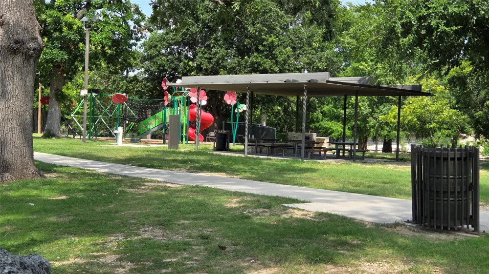 530 W 22nd Street Georgetown, TX 78626