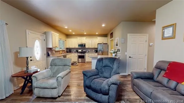 1831 E Oak Hills Ada, OK 74820