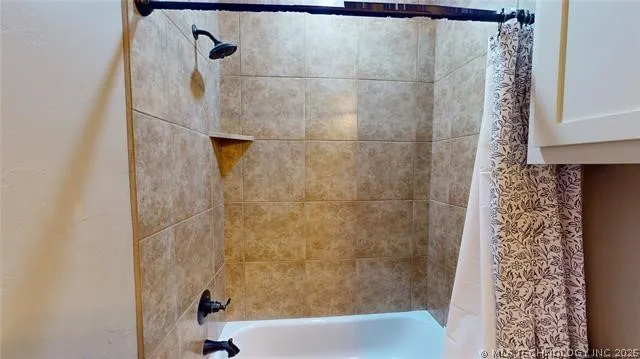 1831 E Oak Hills Ada, OK 74820