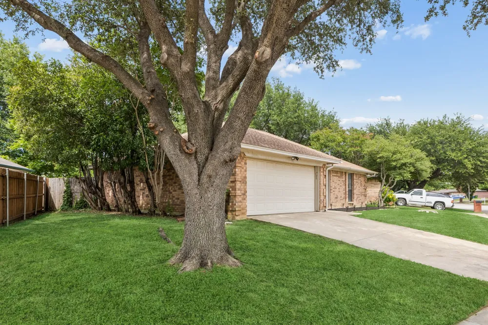 6308 Hunters Glen Drive Watauga, TX 76148