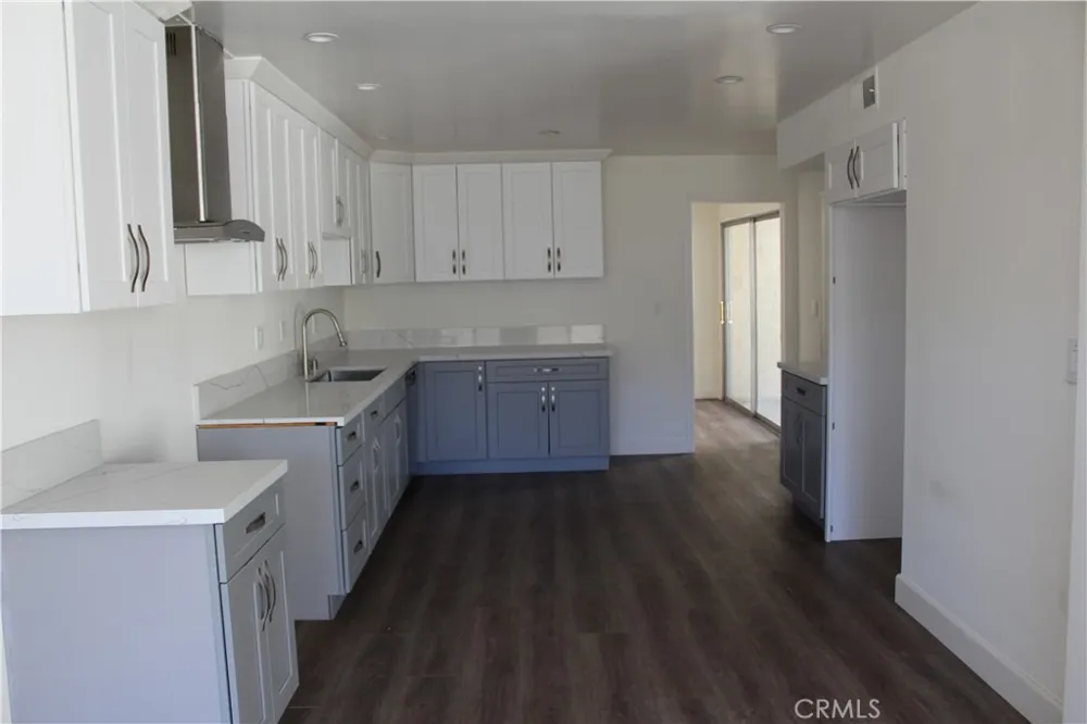 8800 Kester Avenue #129 Panorama City, CA 91402