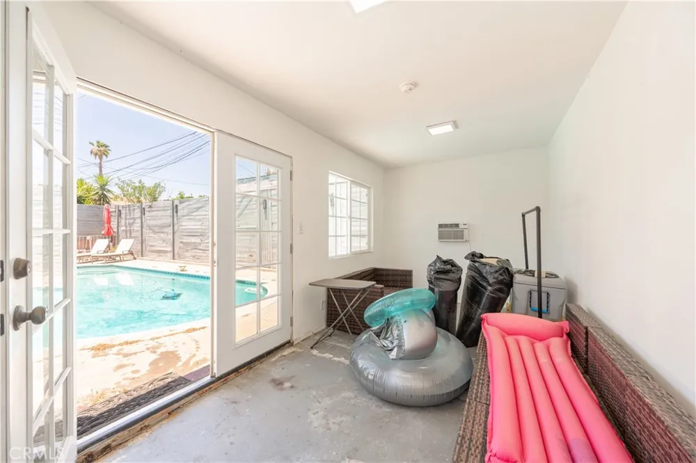 12521 Stagg Street North Hollywood, CA 91605