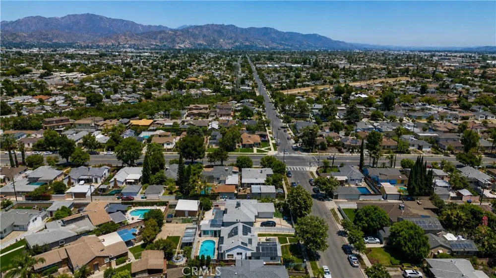 12521 Stagg Street North Hollywood, CA 91605