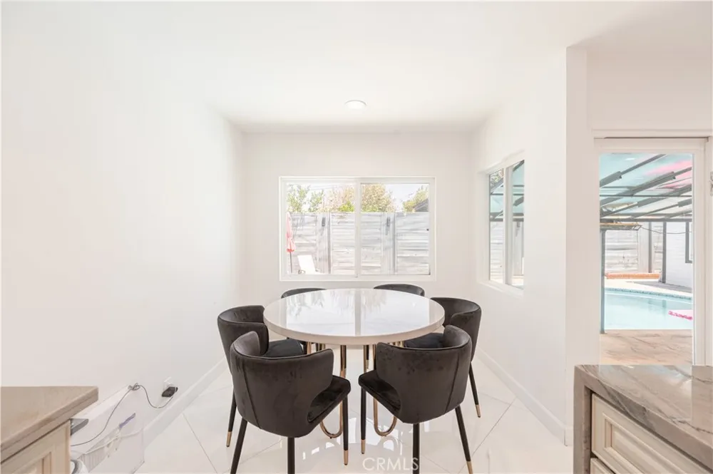 12521 Stagg Street North Hollywood, CA 91605