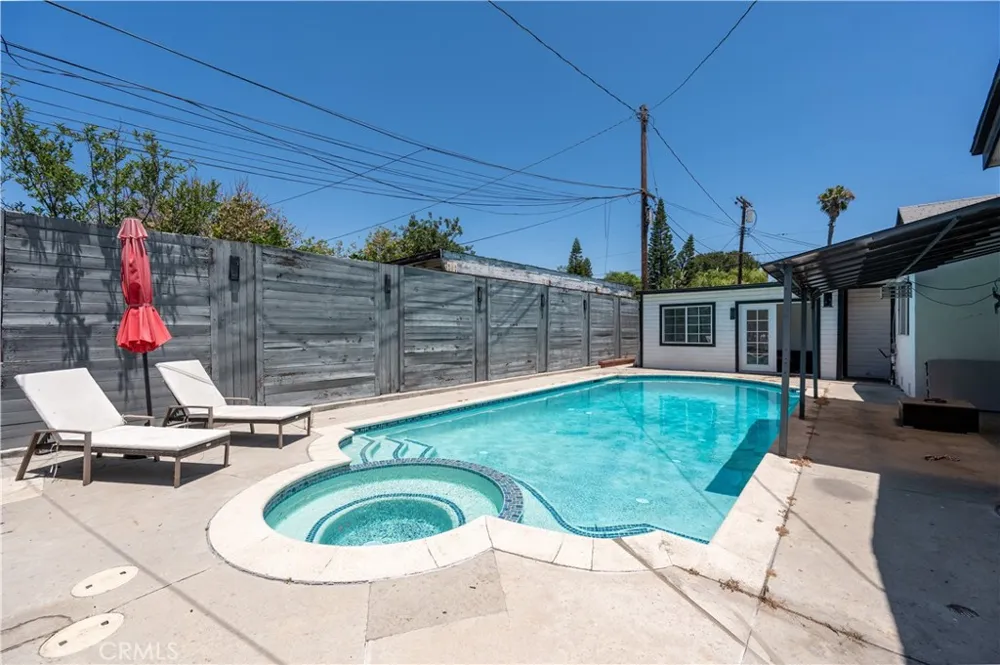 12521 Stagg Street North Hollywood, CA 91605
