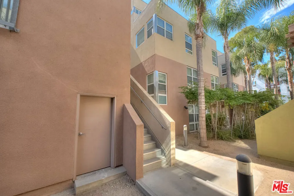 302 E 19th Street #7 Long Beach, CA 90806