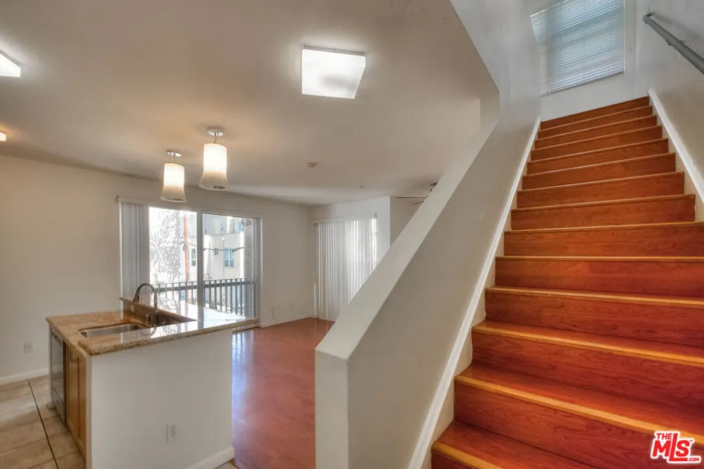 302 E 19th Street #7 Long Beach, CA 90806