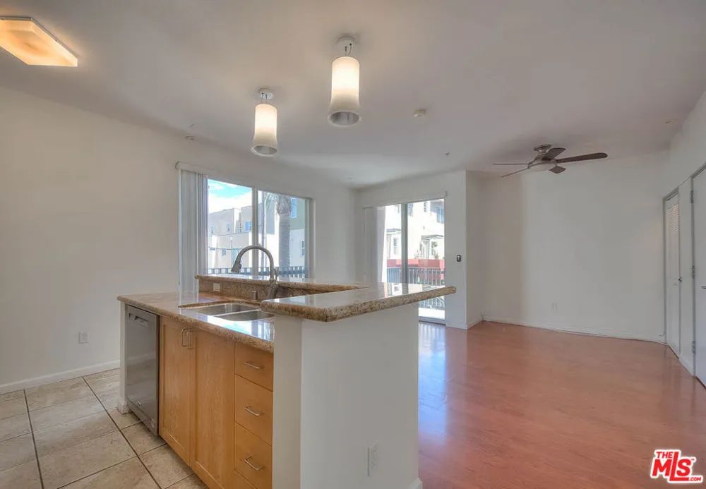 302 E 19th Street #7 Long Beach, CA 90806