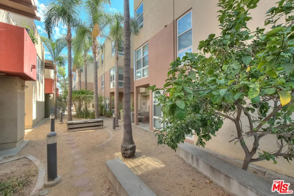 302 E 19th Street #7 Long Beach, CA 90806