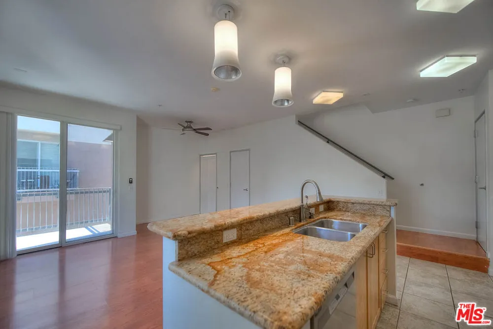 302 E 19th Street #7 Long Beach, CA 90806