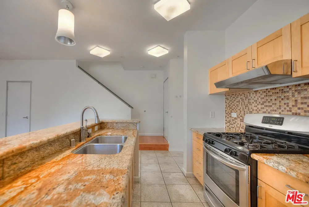 302 E 19th Street #7 Long Beach, CA 90806