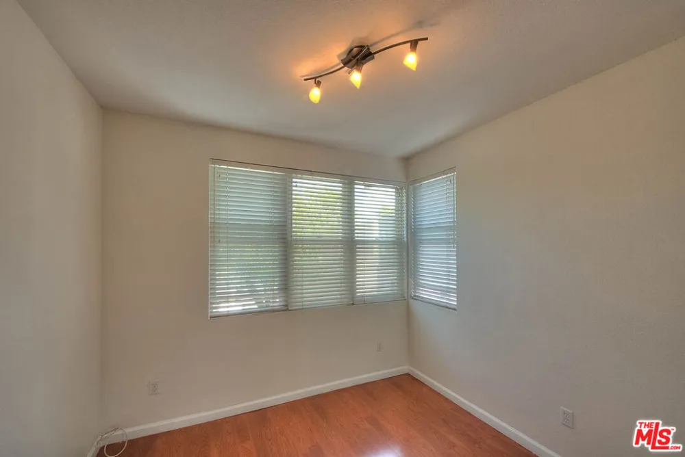 302 E 19th Street #7 Long Beach, CA 90806
