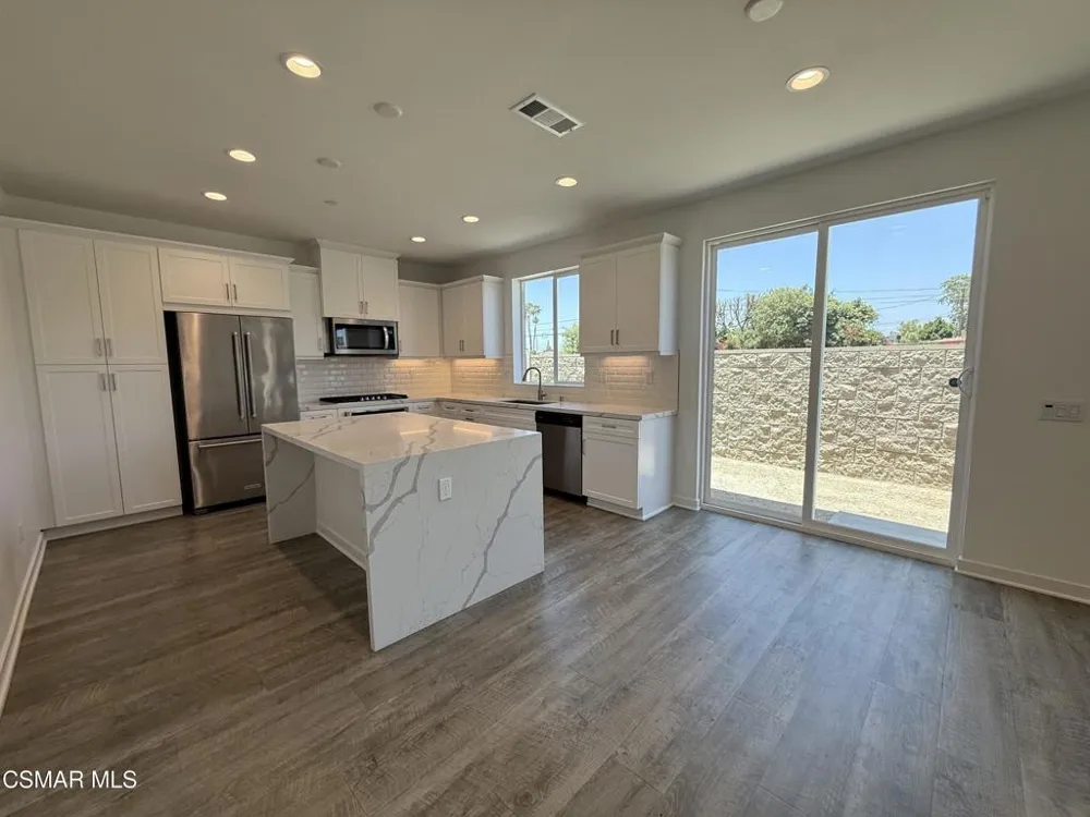 9591 Corbina Lane Panorama City, CA 91402