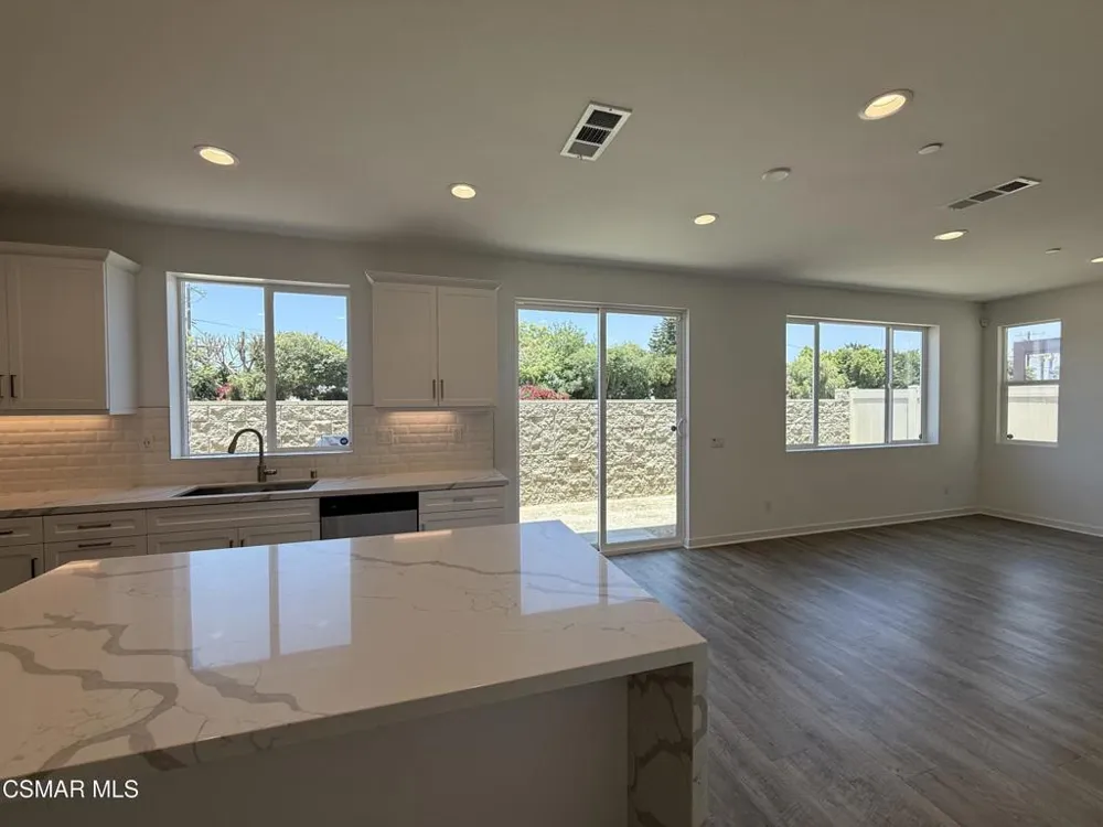 9591 Corbina Lane Panorama City, CA 91402
