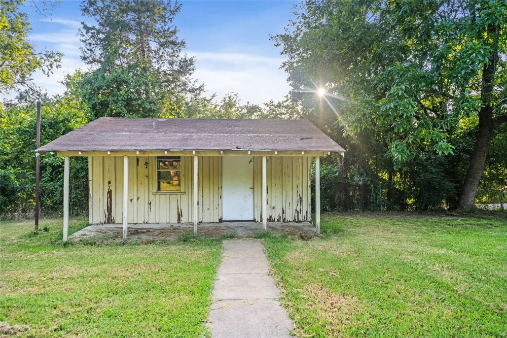 720 E Marshall Avenue Cooper, TX 75432