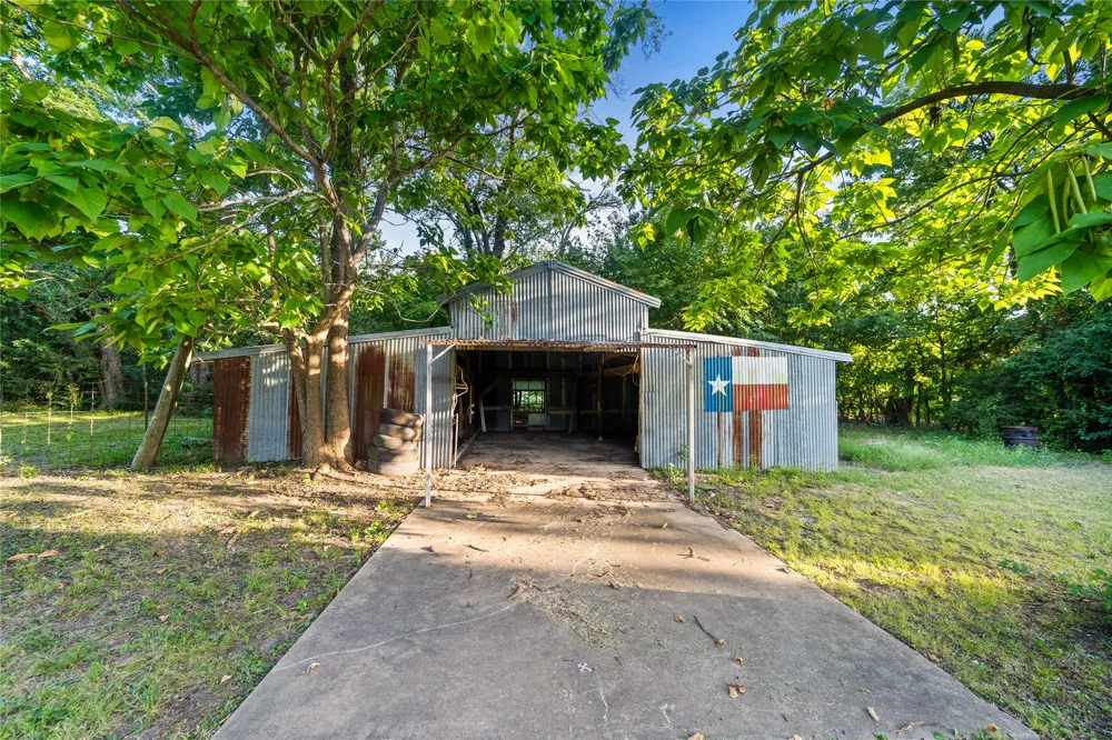 720 E Marshall Avenue Cooper, TX 75432