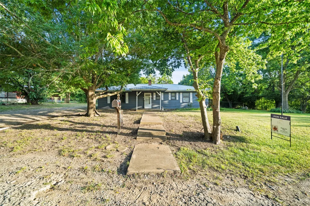 720 E Marshall Avenue Cooper, TX 75432