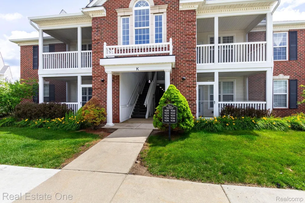 934 W Summerfield Glen Circle Scio Township, MI 48103