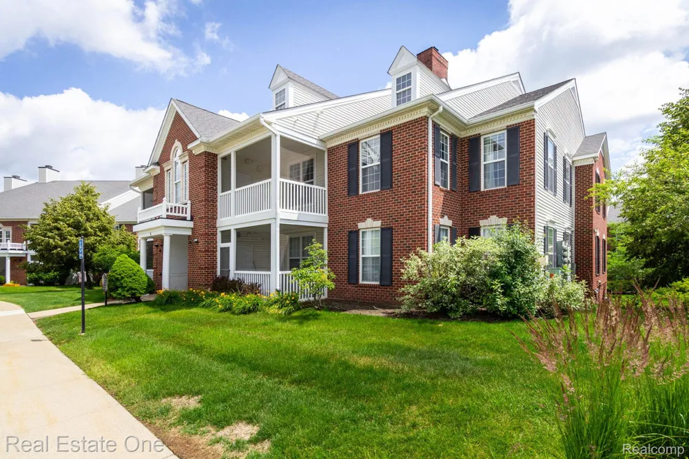 934 W Summerfield Glen Circle Scio Township, MI 48103