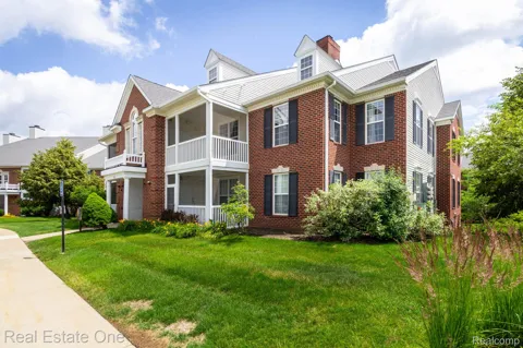 934 W Summerfield Glen Circle