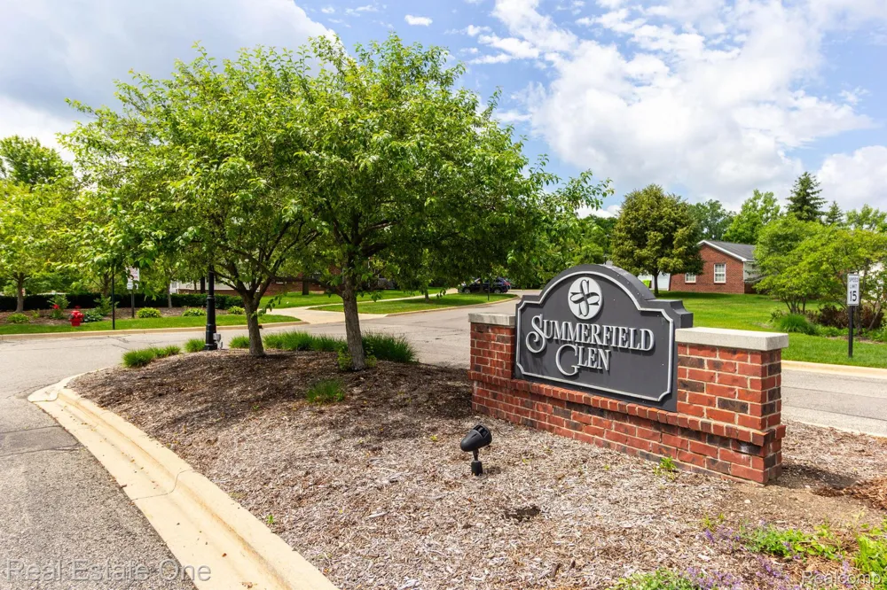 934 W Summerfield Glen Circle Scio Township, MI 48103
