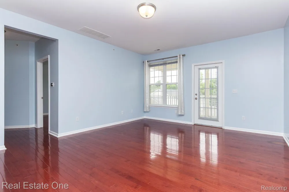 934 W Summerfield Glen Circle Scio Township, MI 48103