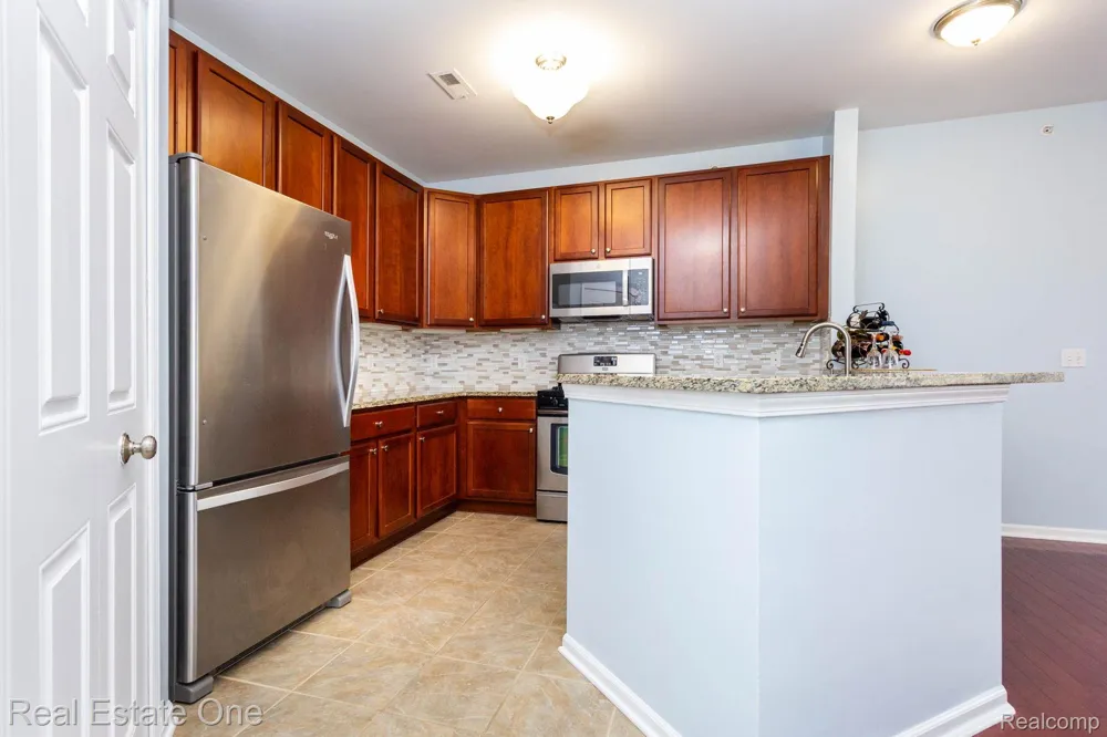 934 W Summerfield Glen Circle Scio Township, MI 48103