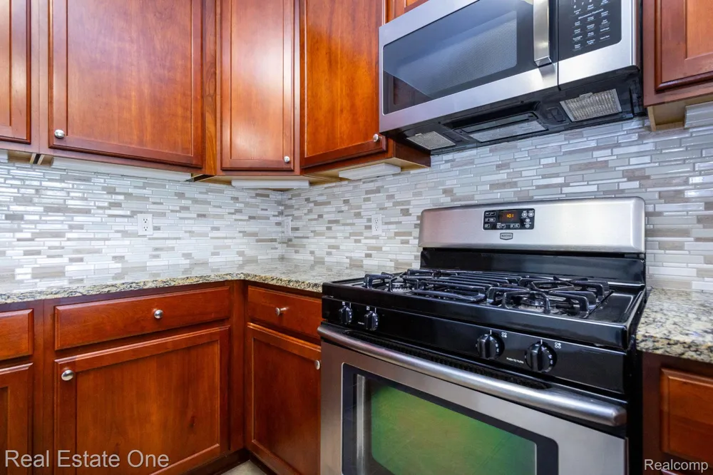 934 W Summerfield Glen Circle Scio Township, MI 48103