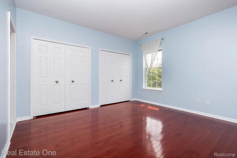 934 W Summerfield Glen Circle Scio Township, MI 48103