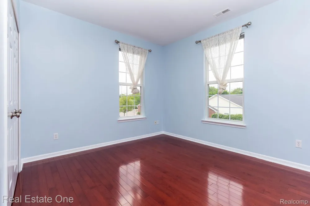 934 W Summerfield Glen Circle Scio Township, MI 48103
