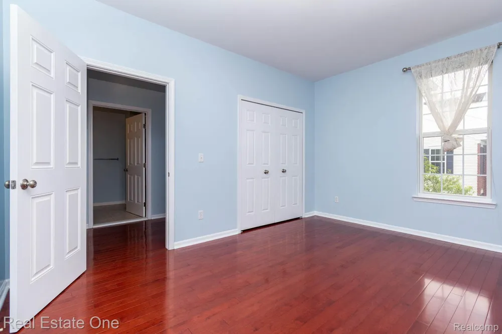 934 W Summerfield Glen Circle Scio Township, MI 48103