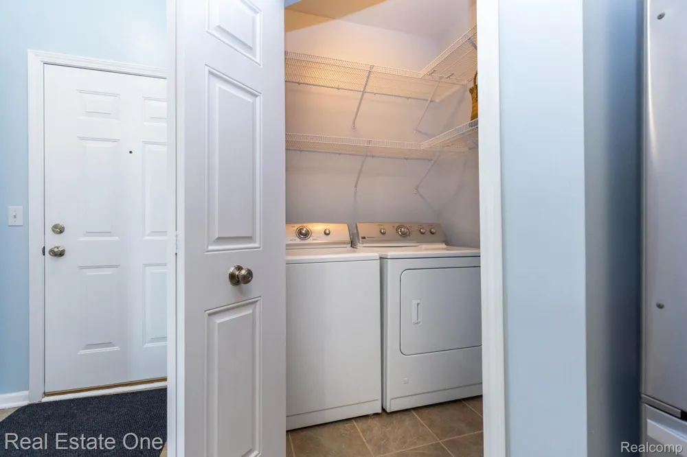 934 W Summerfield Glen Circle Scio Township, MI 48103