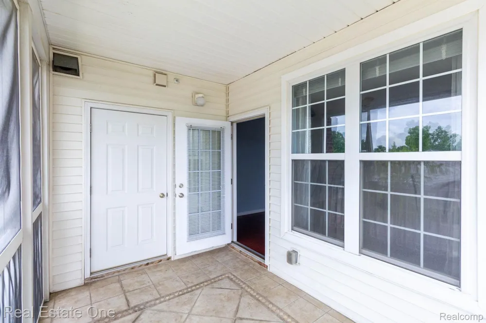934 W Summerfield Glen Circle Scio Township, MI 48103